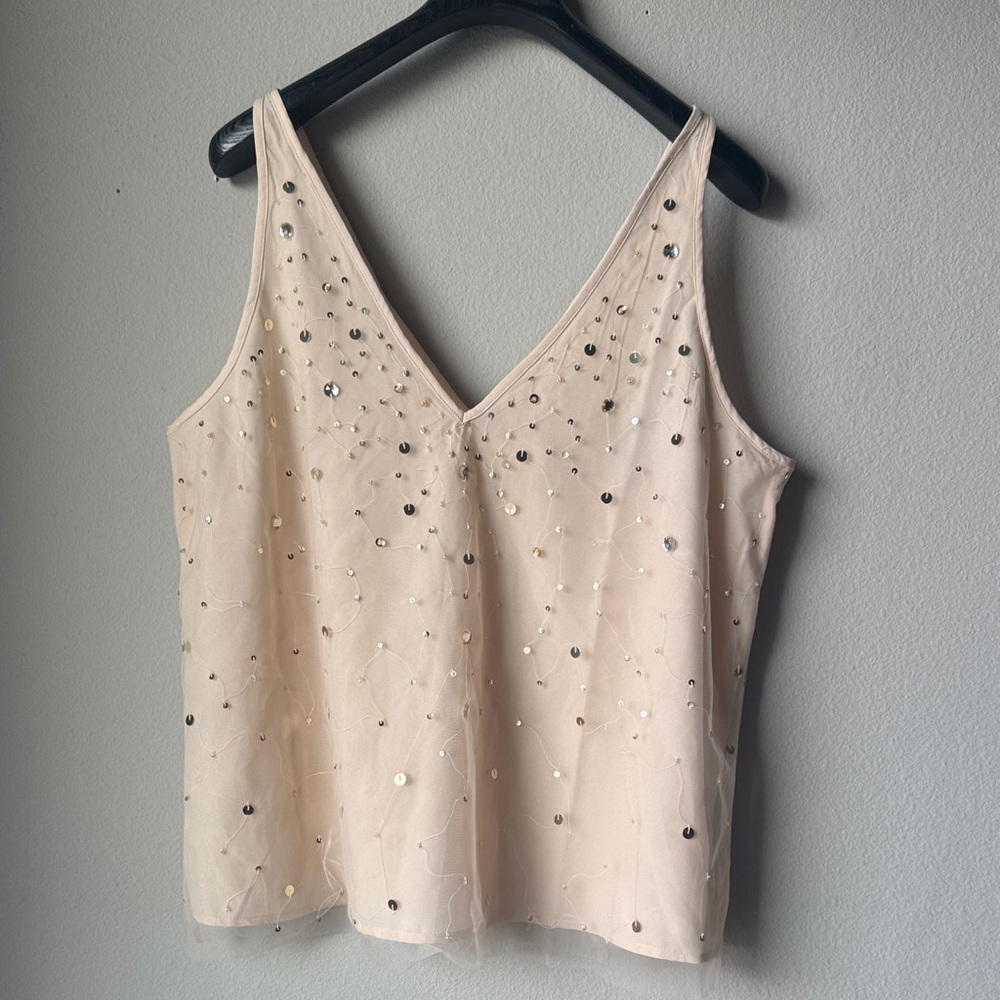 ✨ NWT LOFT Beige Sequin Camisole ✨